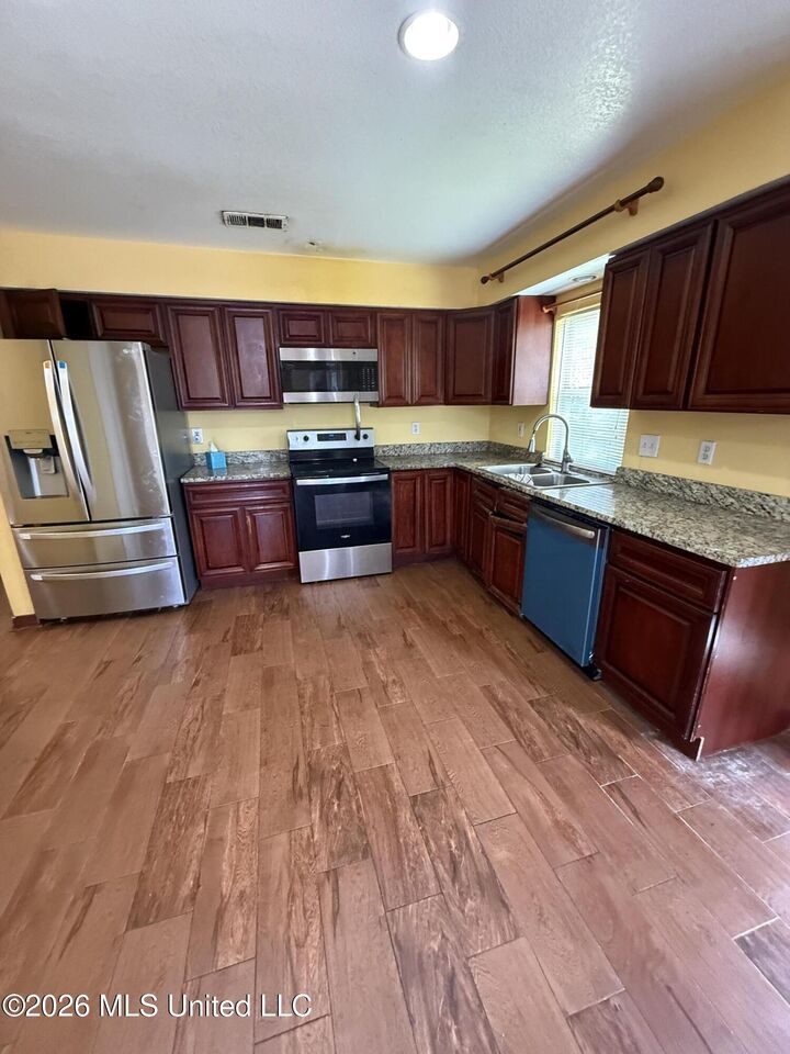 Property Photo:  860 Ellington Drive  MS 39532 