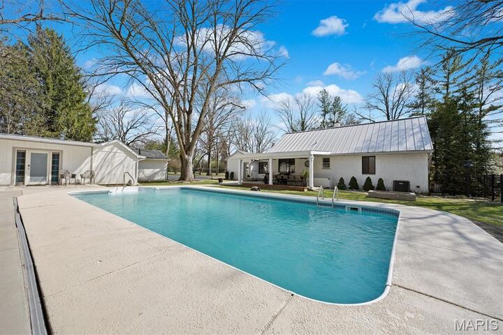 Property Photo: 724 Schwarz Road IL 62025