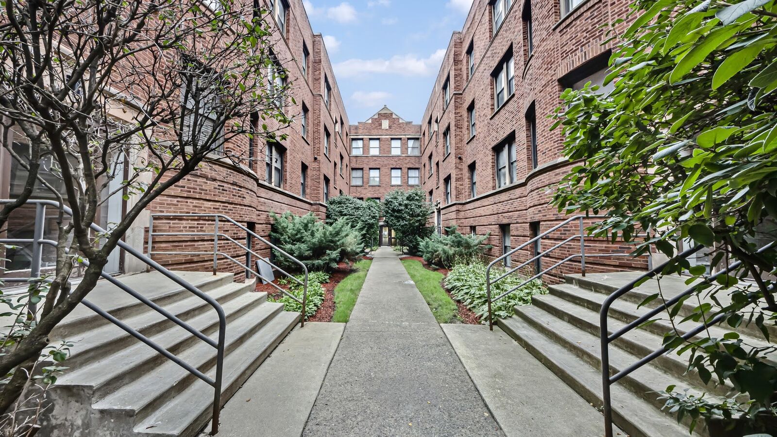 Property Photo:  4523.5 S Drexel Boulevard 1E  IL 60653 