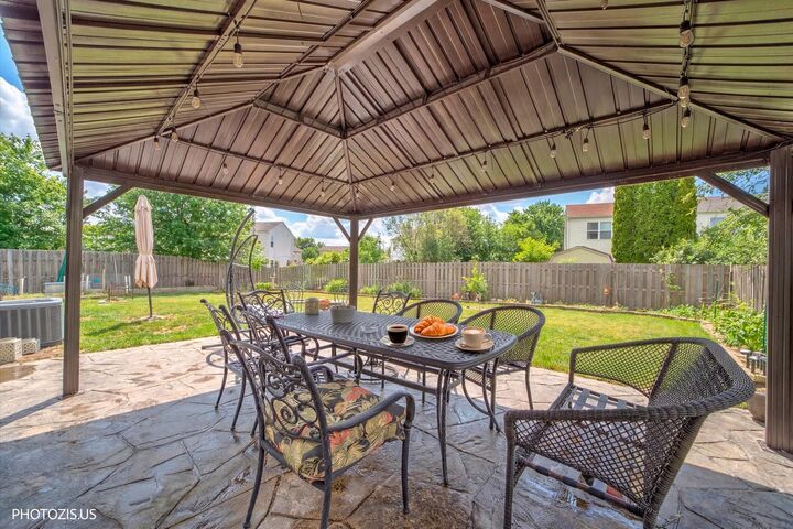 Property Photo:  580 S Annandale Drive  IL 60156 