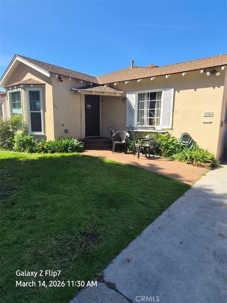 Property Photo:  1135 S Fir  CA 90301 