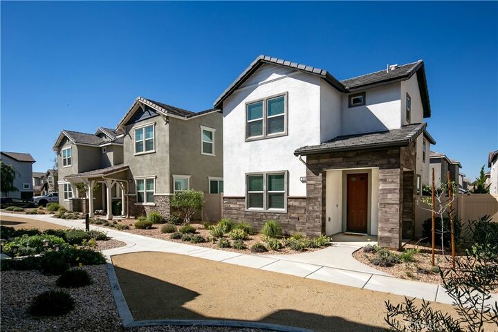 Property Photo:  240 Natural Bridge  CA 93551 