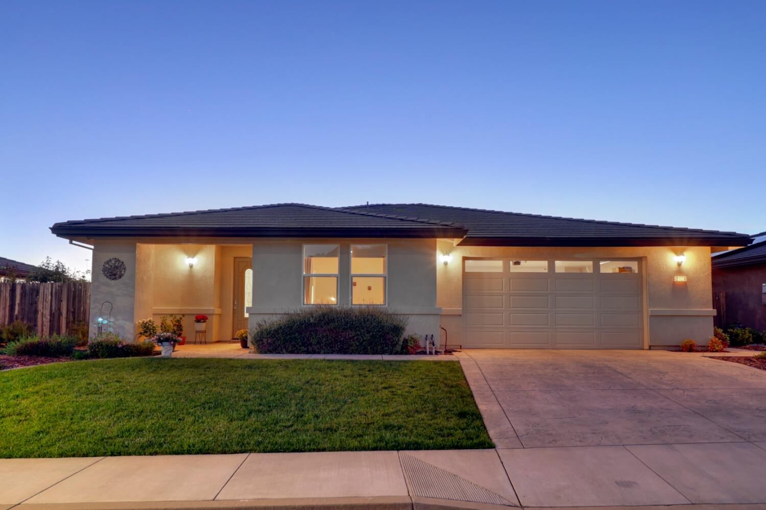 Property Photo:  2126 Thomas Drive  CA 95642 