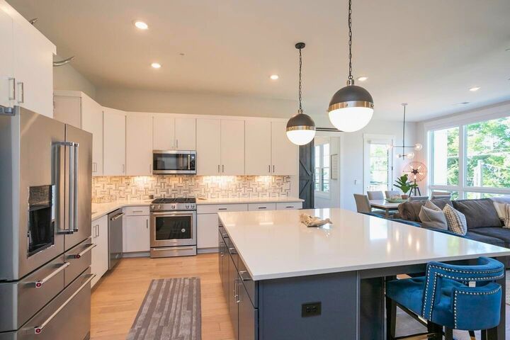 Property Photo: 119 Acklen Park Dr 204 TN 37203