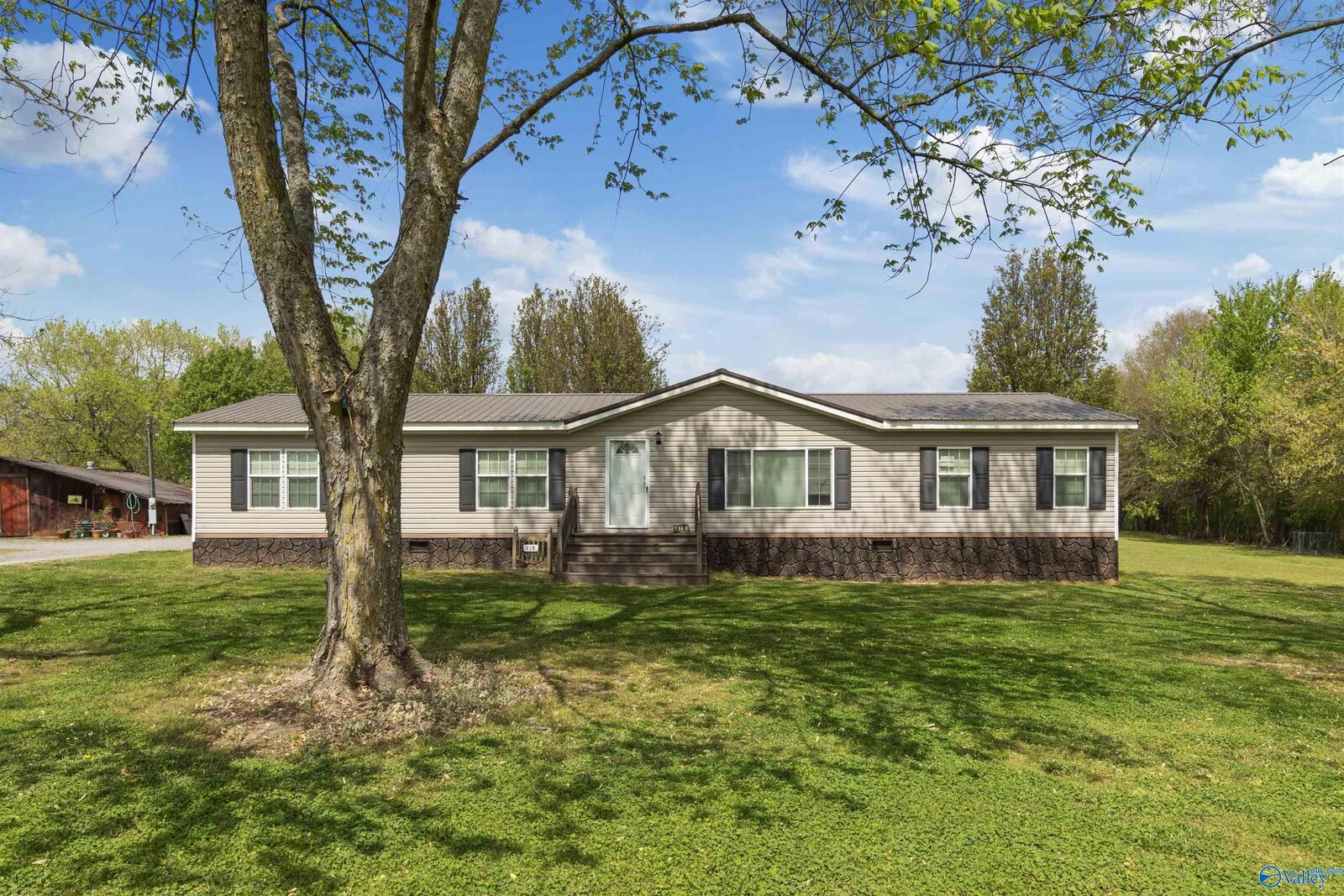 Property Photo: 419 Maze Road AL 35016