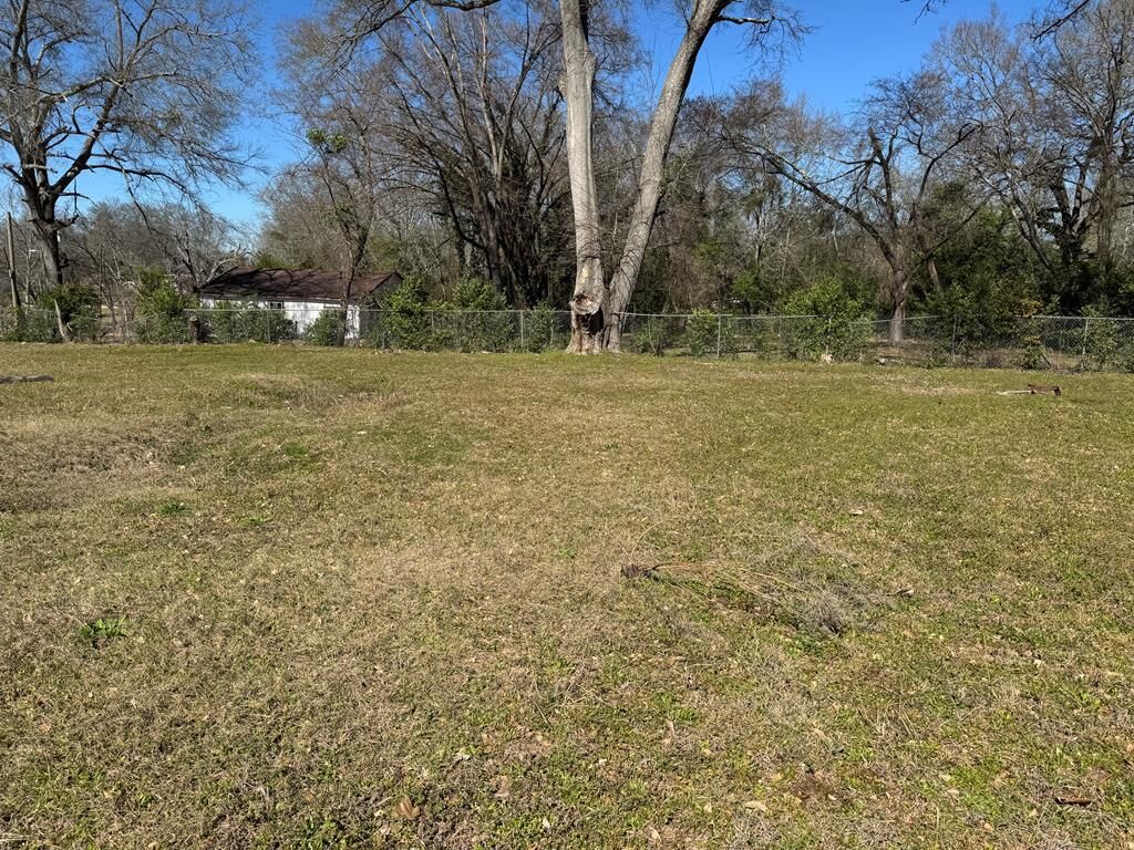 Property Photo:  613 Third Street  TX 75961 