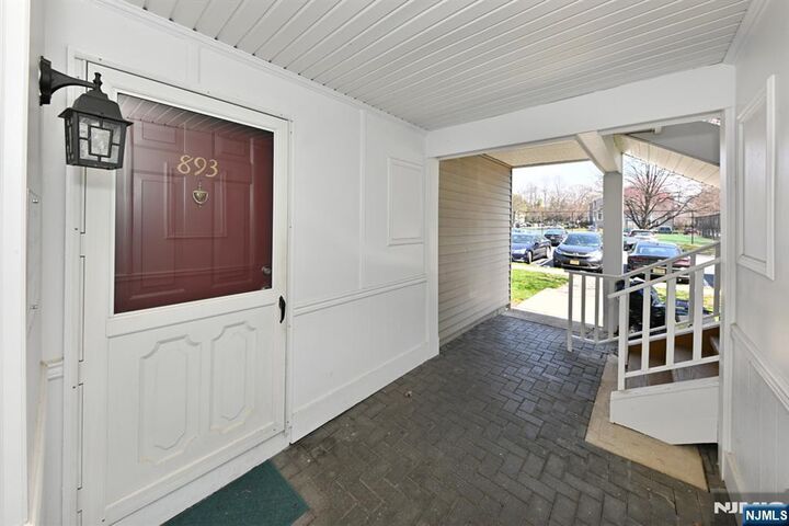 Property Photo:  893 Tuliptree Court  NJ 07430 