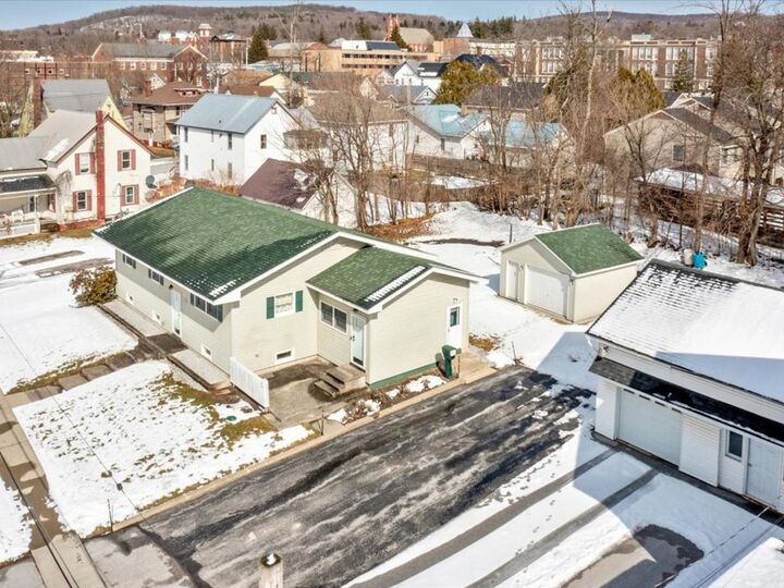 Property Photo:  7 Sawyer Street  VT 05478 