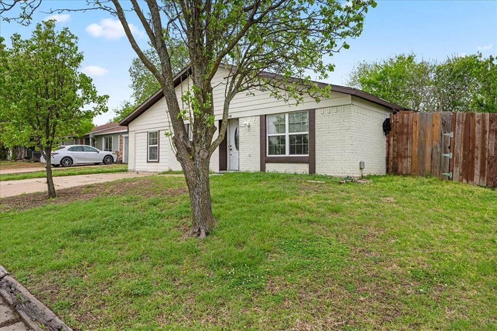 Property Photo:  1306 Eagle Pass  TX 75040 