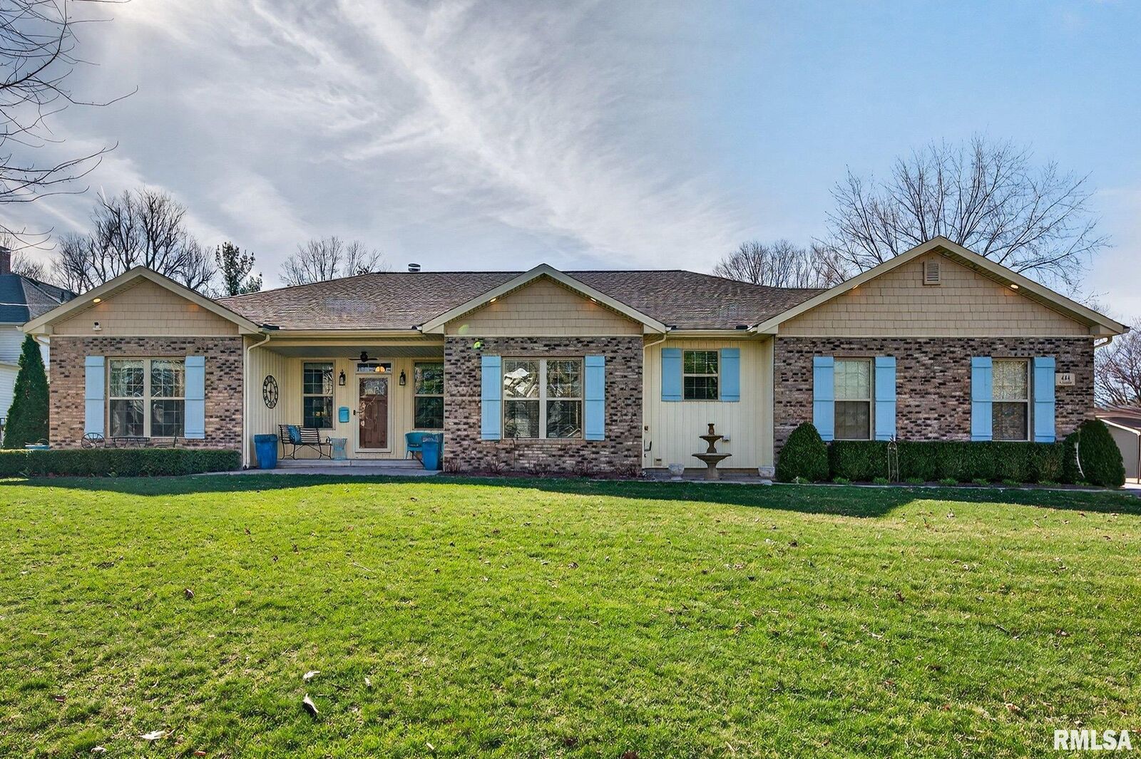 Property Photo:  444 N Academy Street  IL 61401 