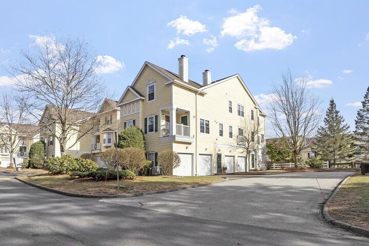 Property Photo:  1010 Gazebo Circle 1010  MA 01867 