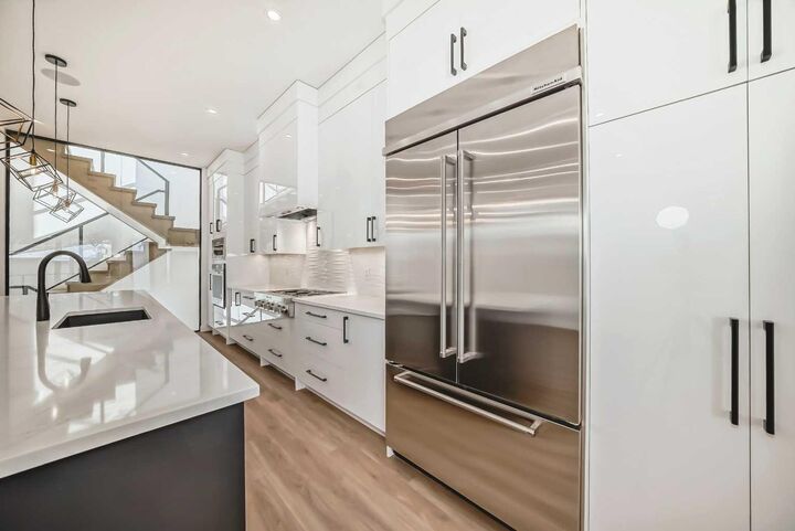Property Photo: 2107 Victoria Crescent NW AB T2M 4E3