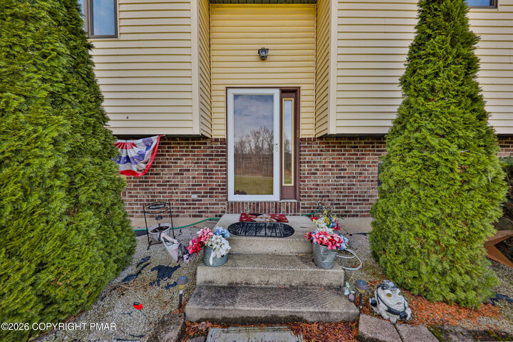 Property Photo:  7580 Kings Highway  PA 18066 