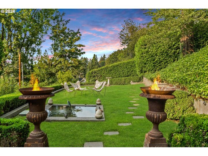 Property Photo:  2934 SW Montgomery Dr  OR 97201 