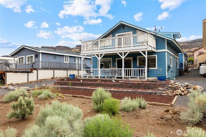 Property Photo: 958 River Drive SW WA 98848