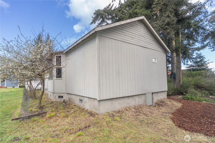 Property Photo:  1300  21st Street  WA 98368 