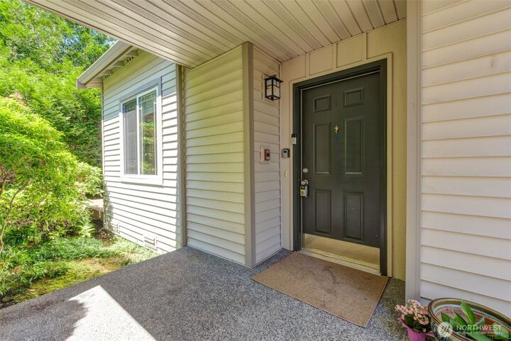 Property Photo:  4439  248th Lane SE 4439  WA 98029 