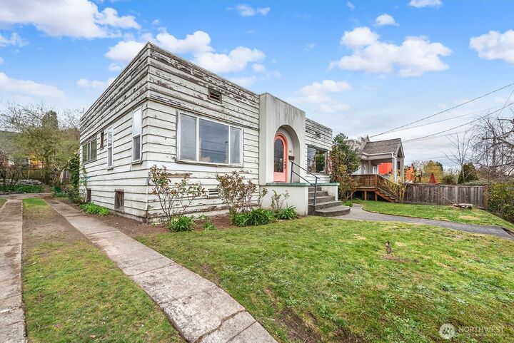 Property Photo:  1142 N 77th Street  WA 98103 