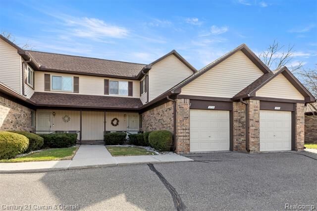 Property Photo:  3758 Heritage Parkway  MI 48124 