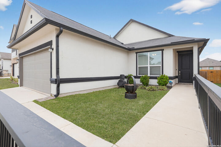 Property Photo:  223 W West Granite Shores  TX 78006 