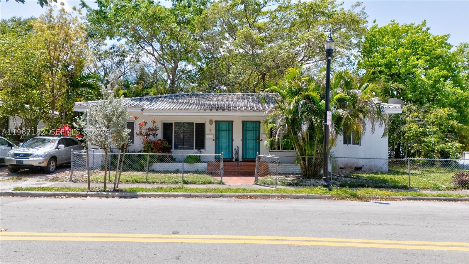 Property Photo:  2 NE 45th St  FL 33137 