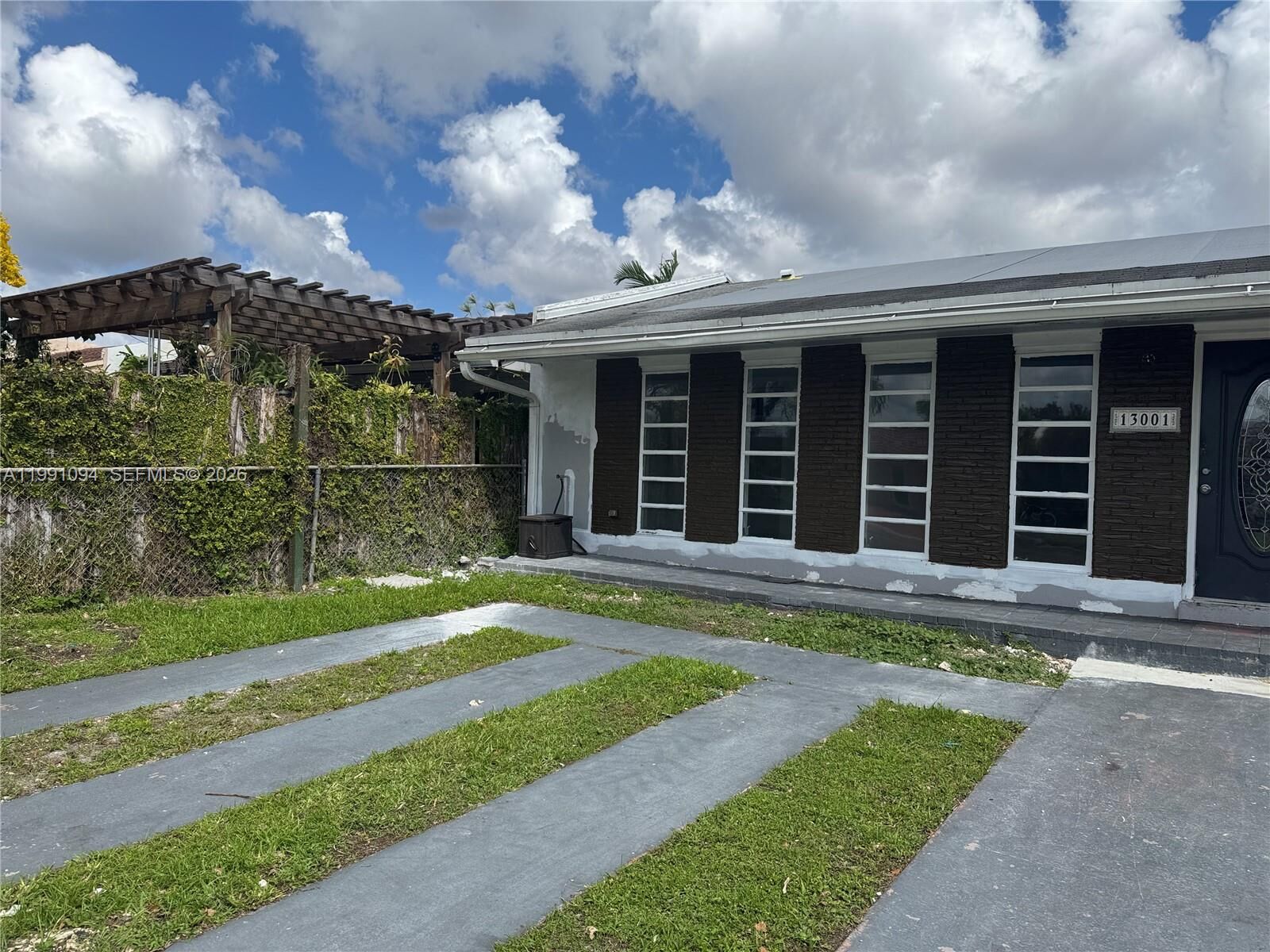 Property Photo:  13001 SW 53rd St 13001  FL 33175 