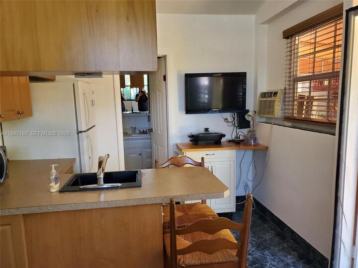 Property Photo: 1916 Coolidge St 1 FL 33020