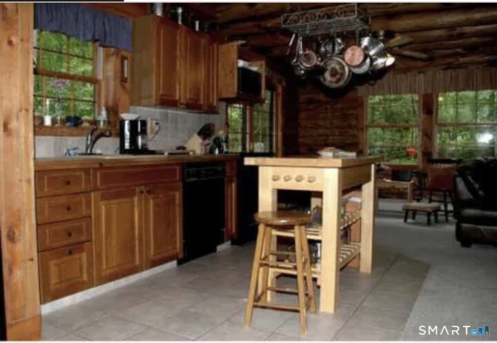 Property Photo:  737 Shepard Avenue  CT 06514 