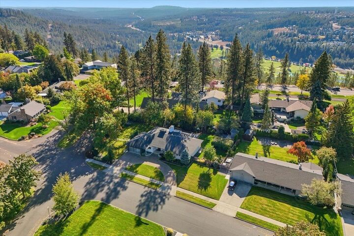 Property Photo:  11 W 40th Ave  WA 99203 