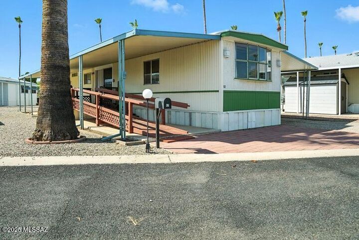 Property Photo:  4001 E Blacklidge Drive 62  AZ 85705 