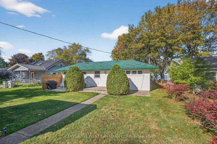 Property Photo:  71825 Sunview Avenue  ON N0M 1N0 