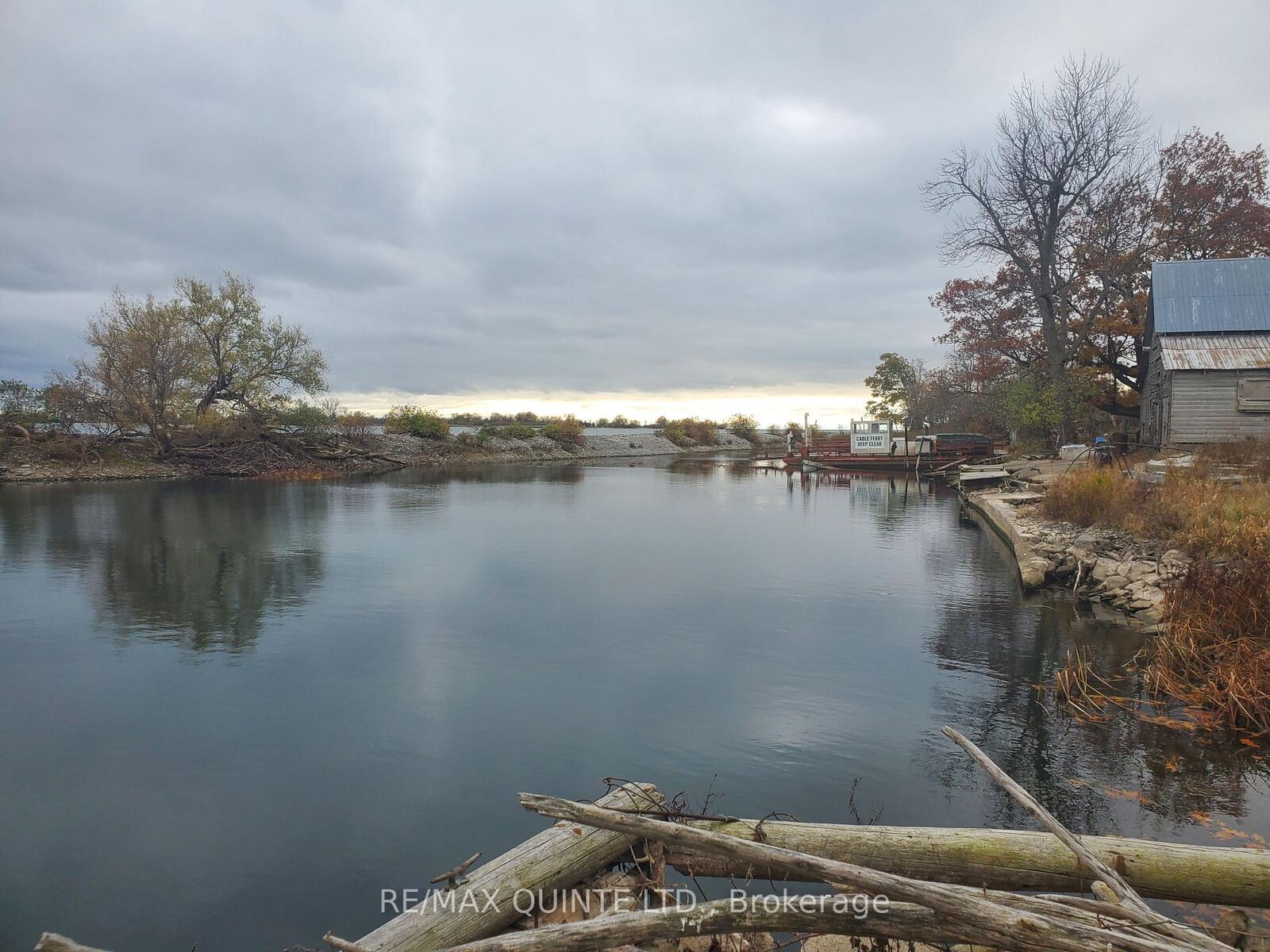 Property Photo: 40 Fisherman's Cove Lane ON K0H 2Y0