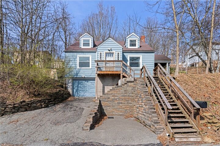 Property Photo:  801 Maple Way  PA 15139 