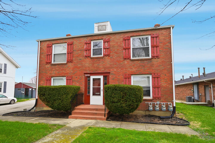 Property Photo: 1806 N Limestone Street OH 45503