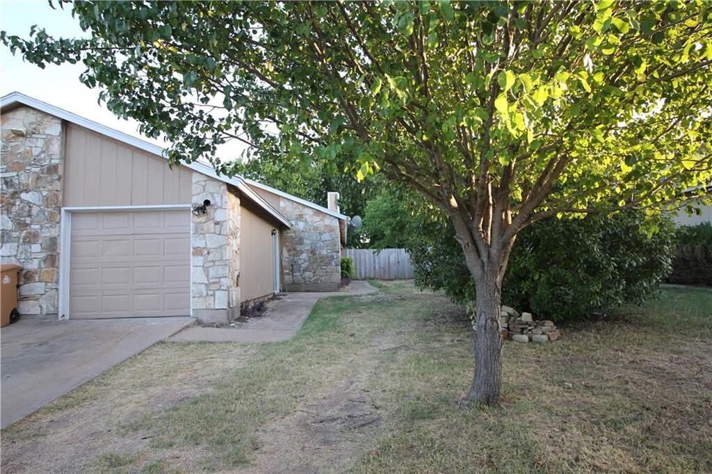 Property Photo:  11414 Ptarmigan Drive B  TX 78758 