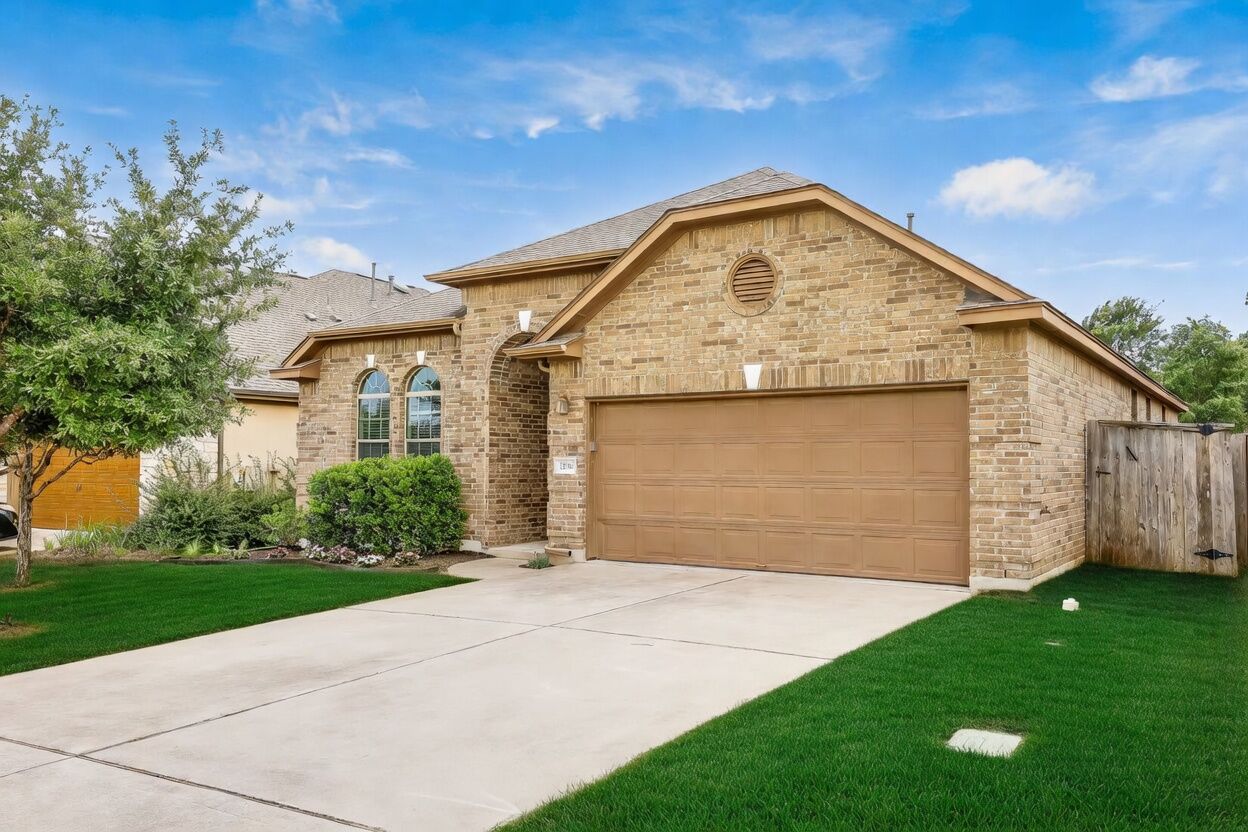 Property Photo: 2120 Granite Hill Drive TX 78641