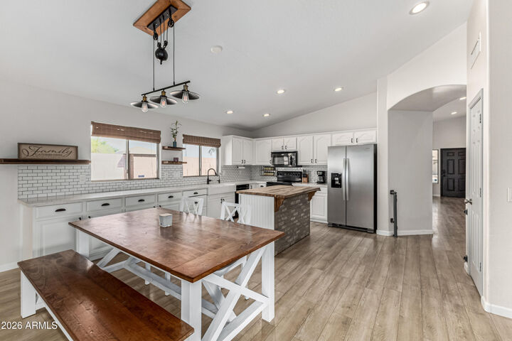 Property Photo: 8308 W Berridge Lane AZ 85305