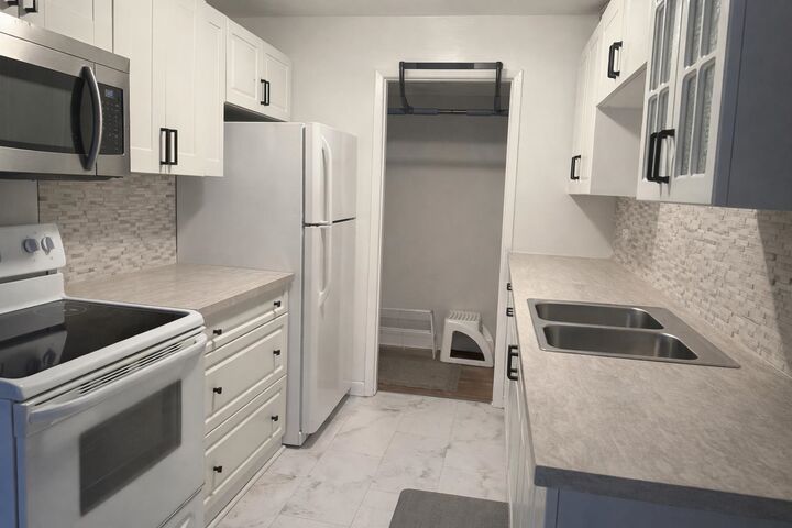 Property Photo: 38171 Westway Avenue 5 BC V8B 0Y4