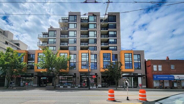 238 W Broadway 802 — photo 1