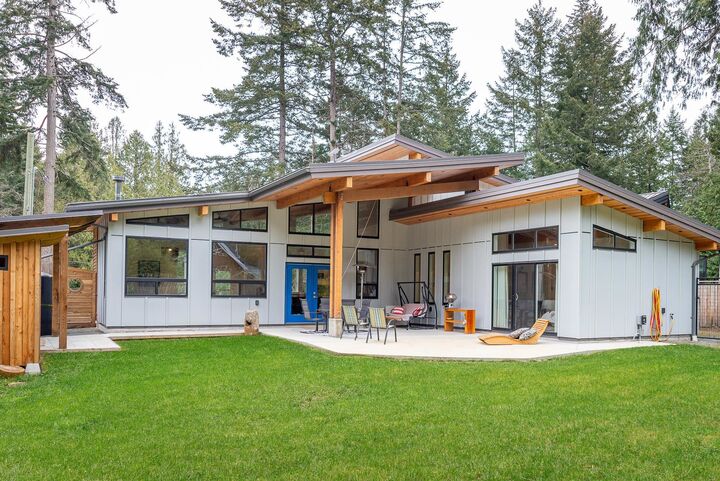 Property Photo: 528 Aya Reach Road BC V0N 2J1