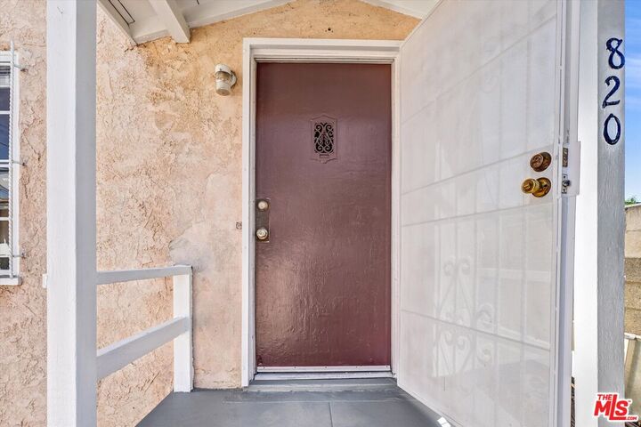 Property Photo: 820 S Grevillea Ave CA 90301