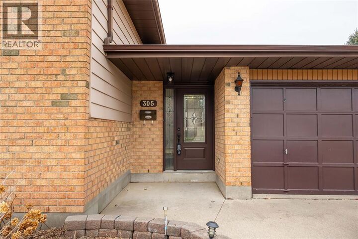 Property Photo:  305 Oaklea Court  ON N7S 5Y9 