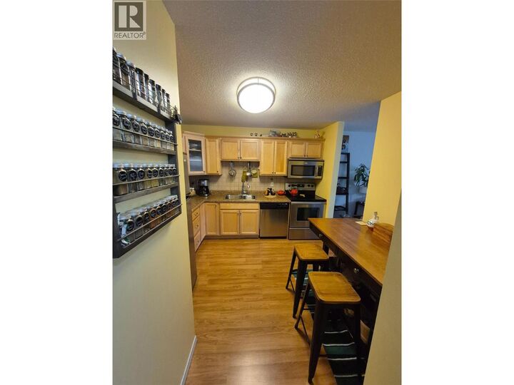 Property Photo: 2126 68th Avenue 403 BC V0H 1H0