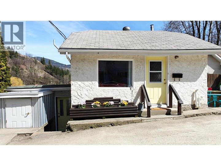 Property Photo: 521 Turner Street BC V1R 2P6