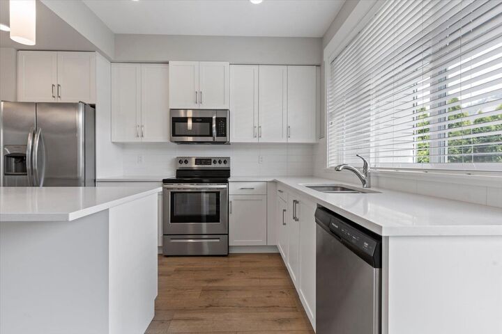 Photo de la propriété:  6029 Promontory Road 11  BC V2R 6B1 