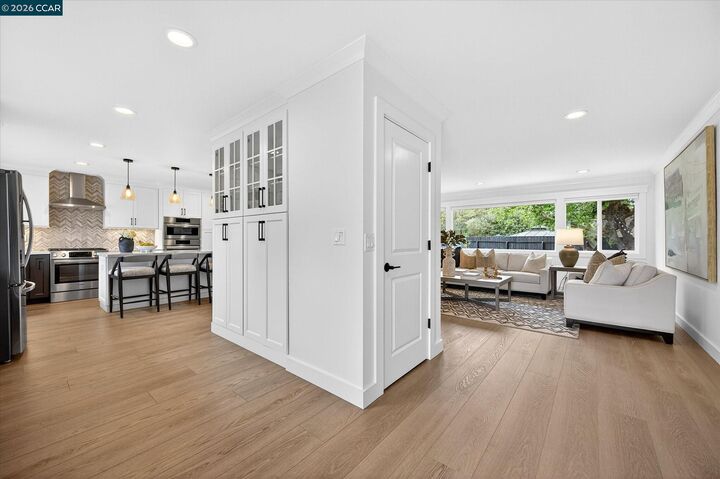 Property Photo:  1033 Woodstock Ct  CA 94598 