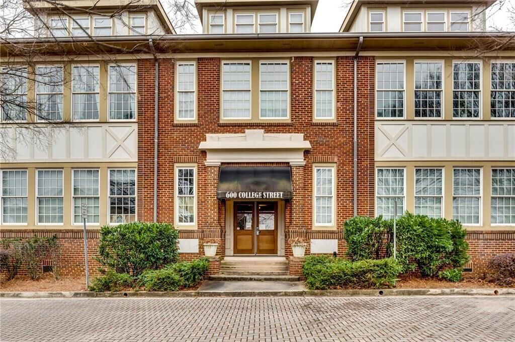 Property Photo:  600 College Street 101  GA 30354 