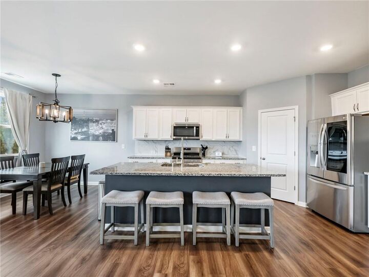 Property Photo: 5535 Allegre Place GA 30028