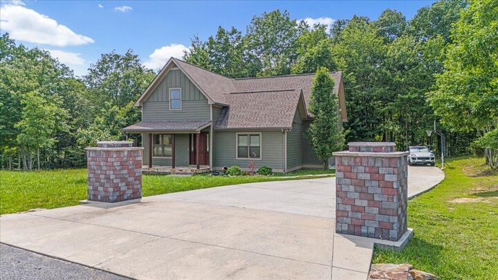 Property Photo:  220 Bear Crawl Road  TN 37347 