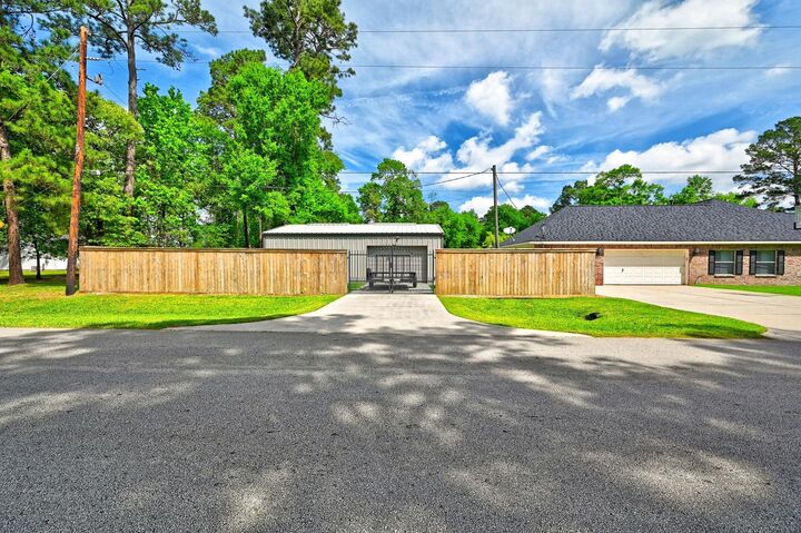 Property Photo:  803 Weeping Willow Way  TX 77354 